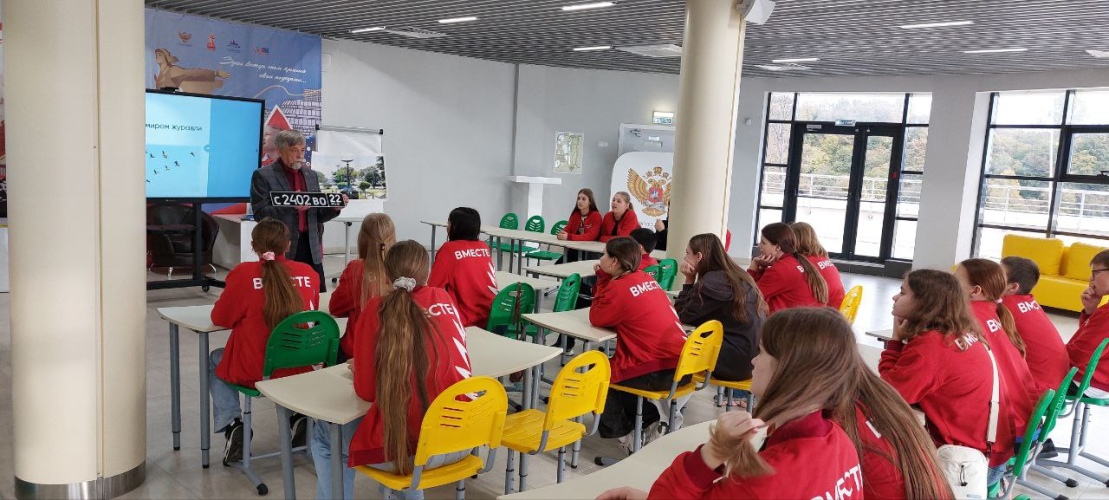 photo_5474374979614275120_y